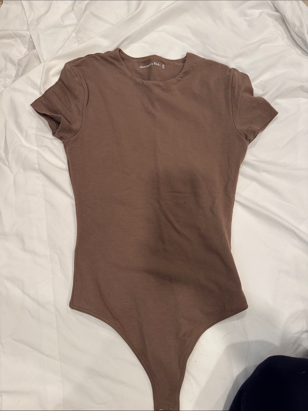 Abercrombie & Fitch brown short-sleeve crewneck bodysuit